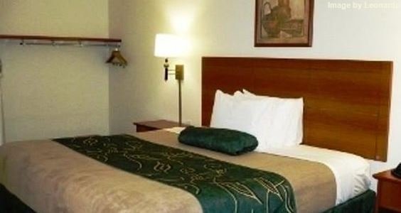 Фото Travelodge by Wyndham Cheyenne