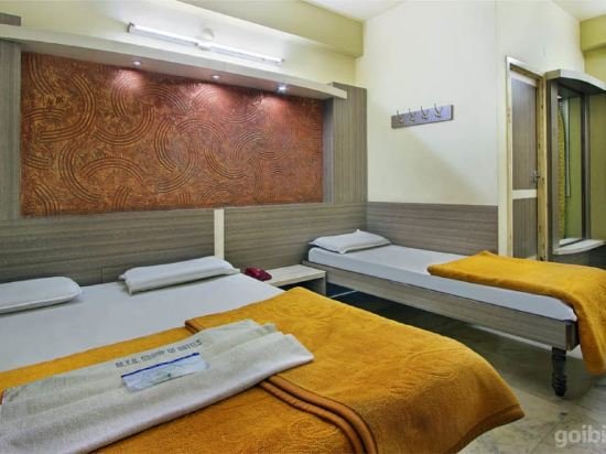 Фото Mannars Deluxe Lodge