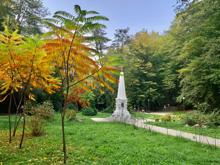 Памятник, мемориал Основателям санатория, Горячий Ключ, фото