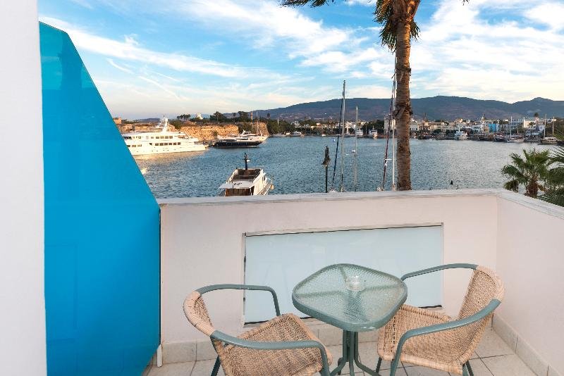 Фото Kosta Palace City Hotel