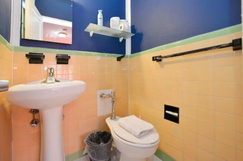 Фото South Beach Rooms and Hostel