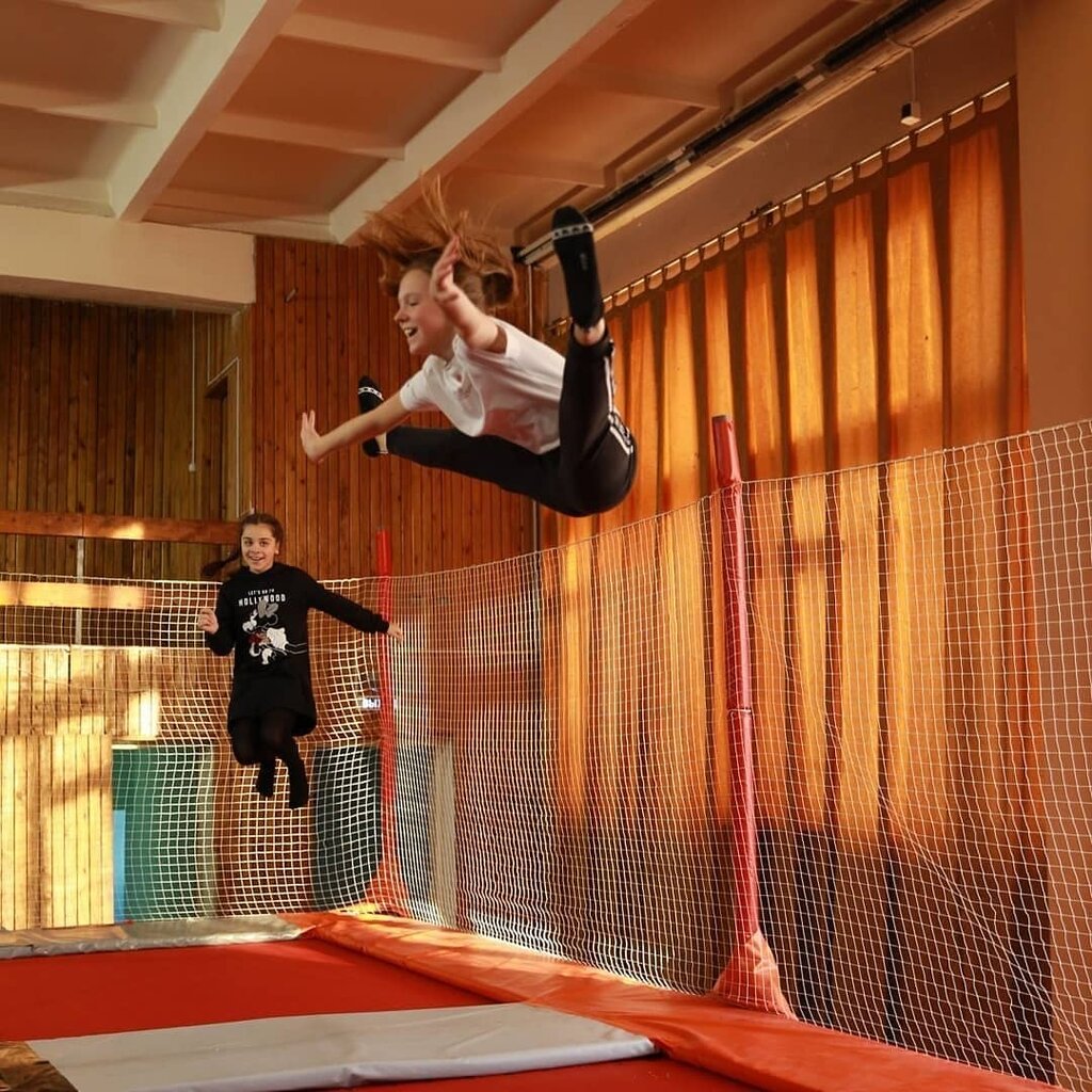 Centro de trampolín Батутный центр Восход Малая Дубна, , foto