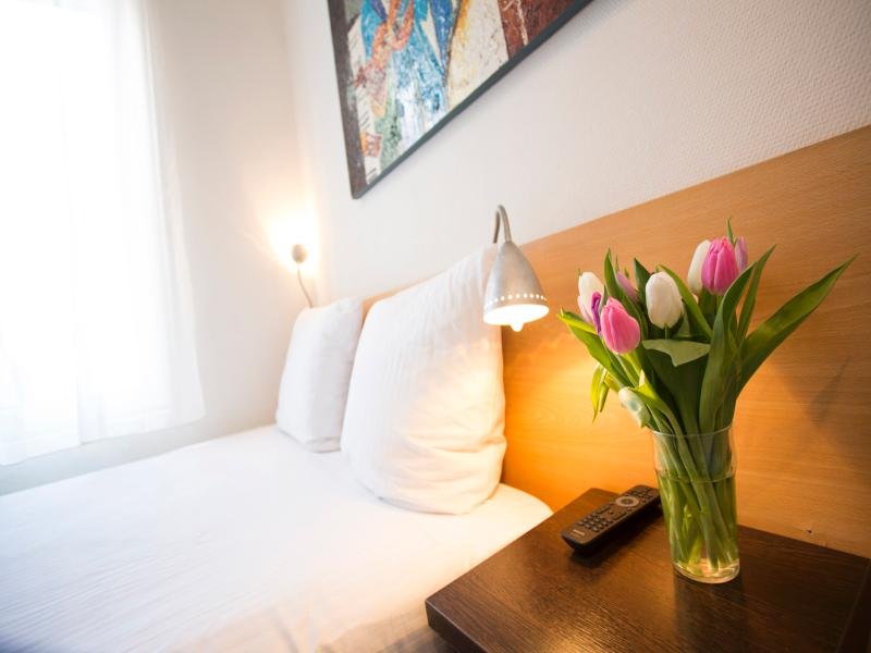 Фото Quentin England Hotel