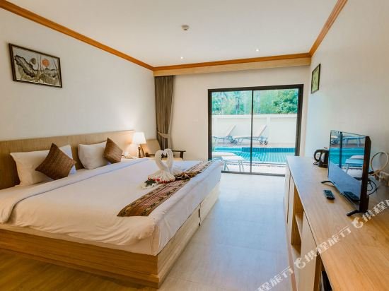 Фото Airport Beach Hotel Phuket