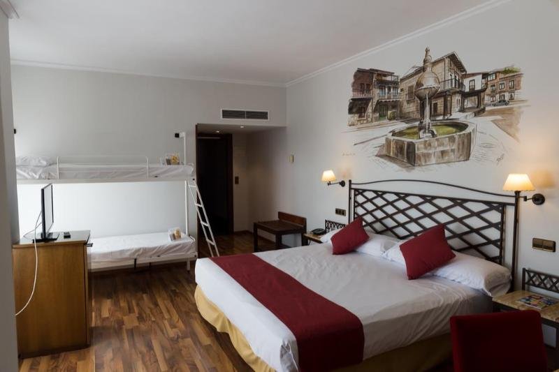 Фото Hotel Palacio de Valderrábanos