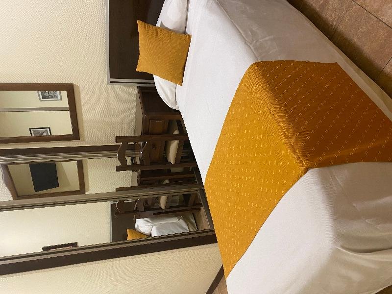 Фото Hotel Complutense