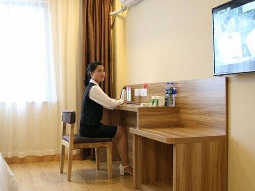 Гостиница GreenTree Inn ShangHai KangQiao Industrial Zone JinXiu Road Business Hotel в Шанхае