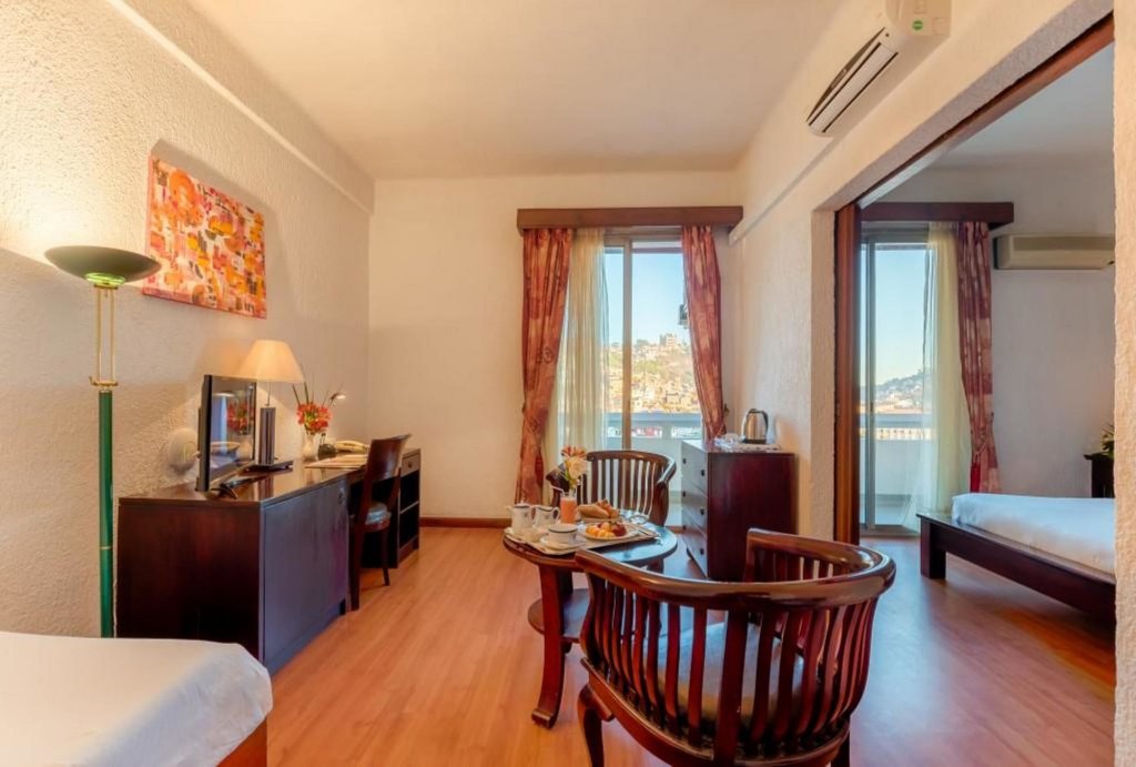 Фото Hôtel Colbert SPA & Casino