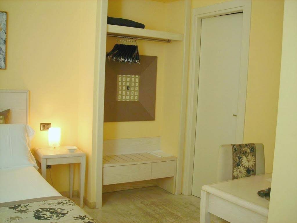 Фото Hotel Chiaraluna