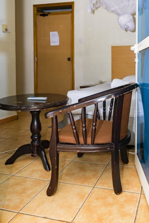 Фото Aponye Hotel