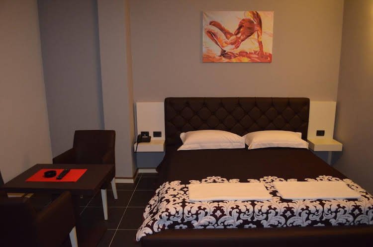 Фото Mustang hotel Tirana