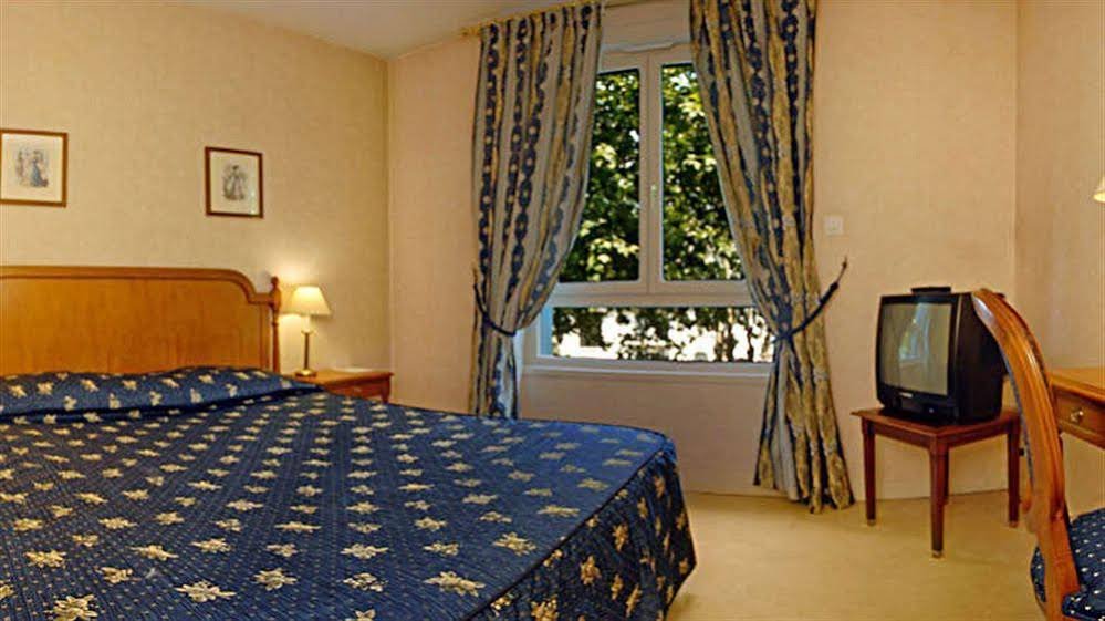 Фото Warwick Reine Astrid Lyon