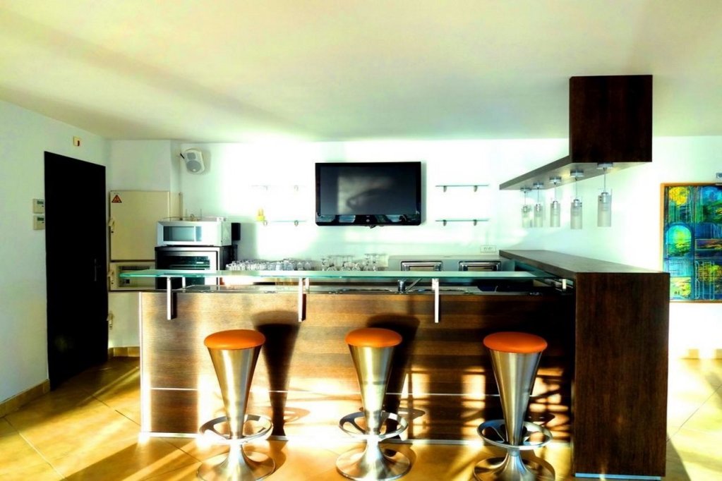 Фото Hotel Mariana