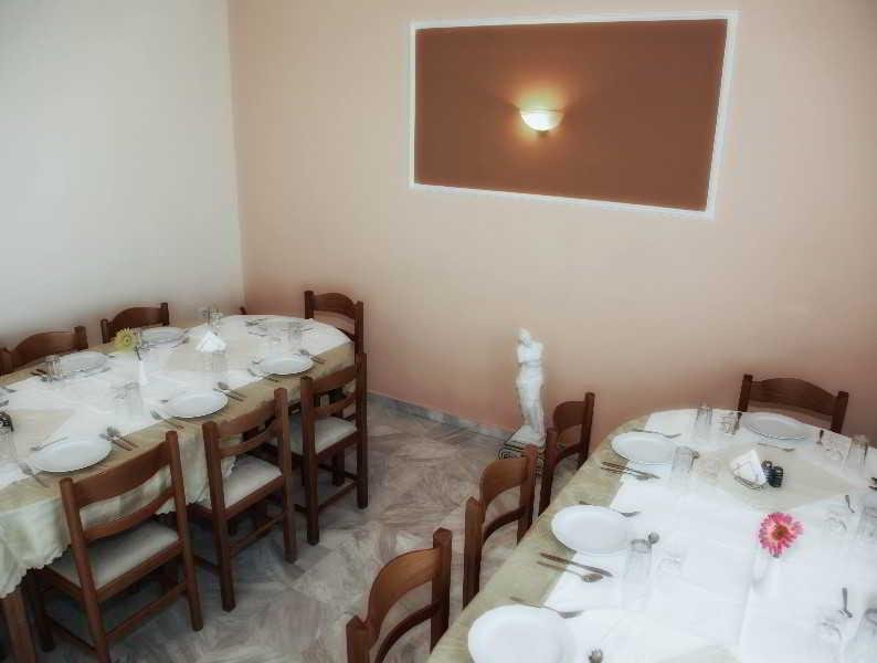 Фото Alexiou Hotel