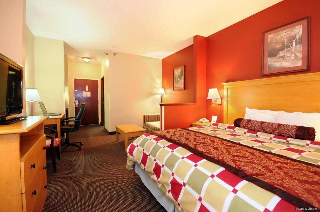 Фото Best Western Crossroads Inn