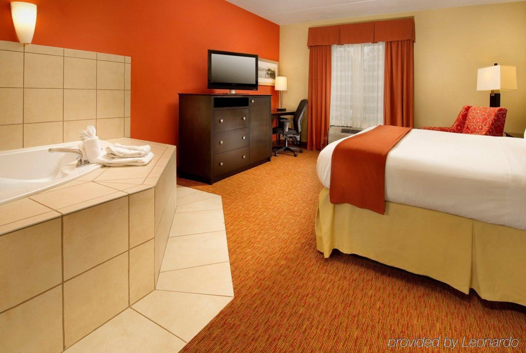 Фото Holiday Inn Express & Suites Chattanooga Downtown