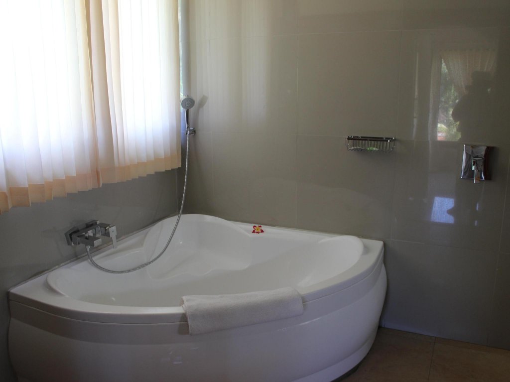 Фото Arya Amed Beach Resort and Dive Center