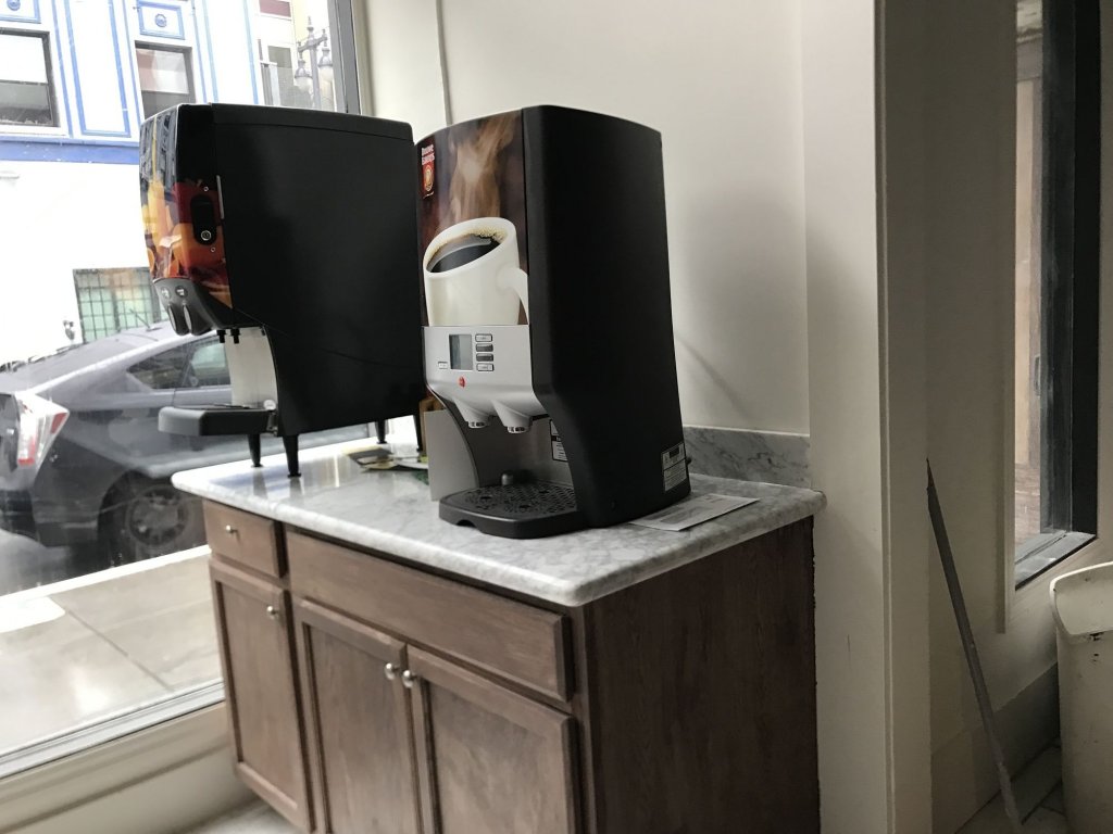 Фото Warfield Hotel