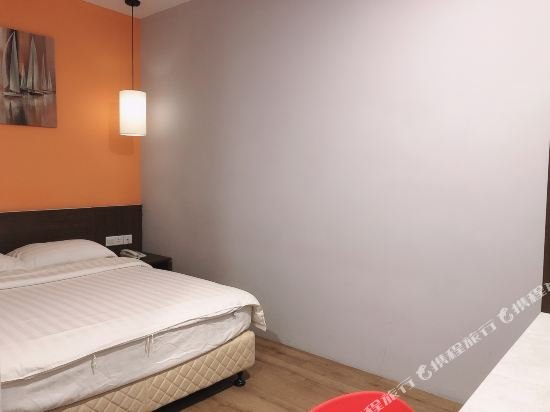 Фото Golden Peak Inn