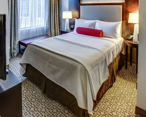 Гостиница Cambria Hotel White Plains - Downtown в Уайт Плейнс