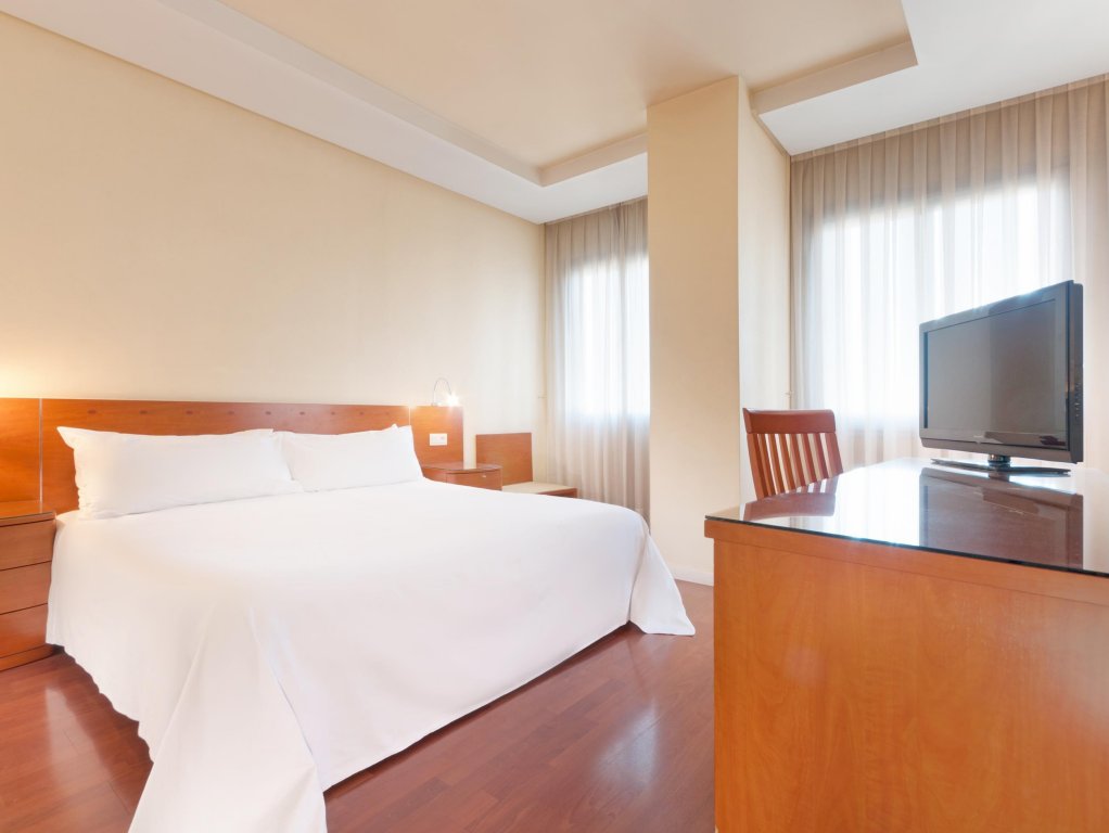 Фото Hotel Madrid Chamartin Affiliated by Melia