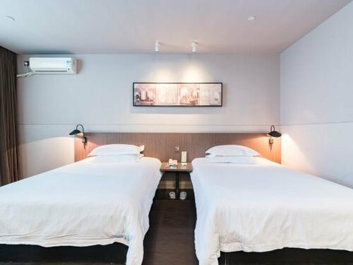 Гостиница Jinjiang Inn Select в Дунтае