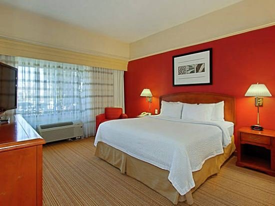 Фото Courtyard by Marriott Springfield