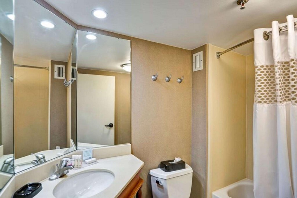 Фото Hampton Inn Albany-Wolf Road