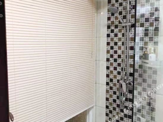 Фото The Travellers Hotel