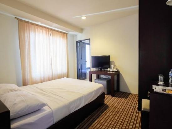 Фото Kenari Tower Hotel