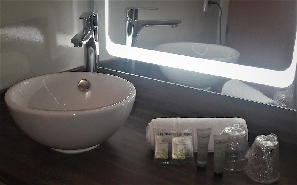 Фото Brit Hotel Confort Pau Lons