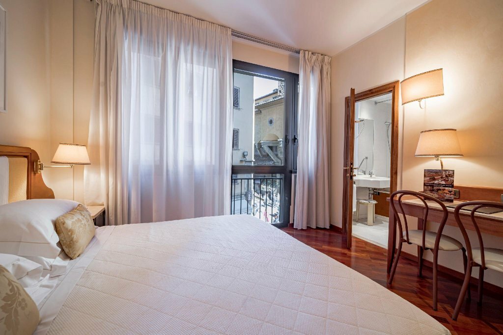 Hotel B&b Hotel Firenze Pitti Palace al Ponte Vecchio, Florence, photo