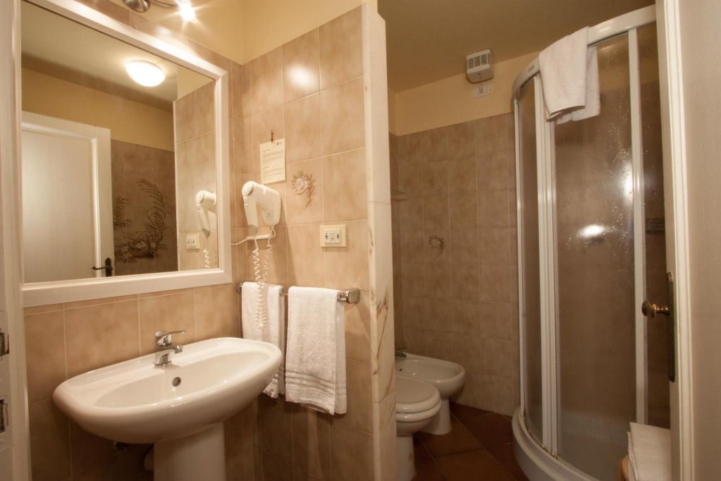 Фото Hotel Marios