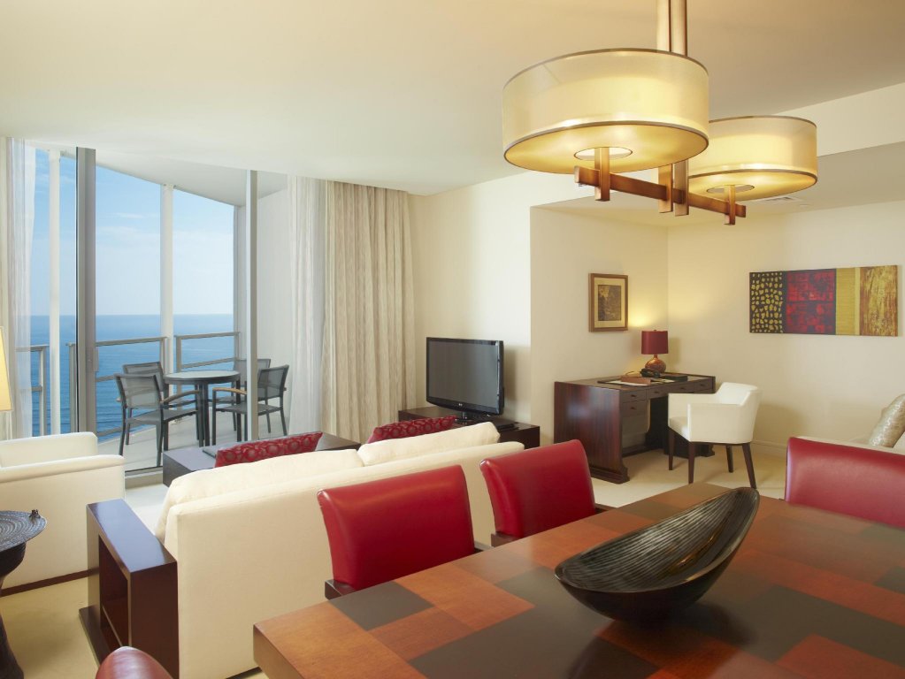 Фото Trump International Hotel Waikiki