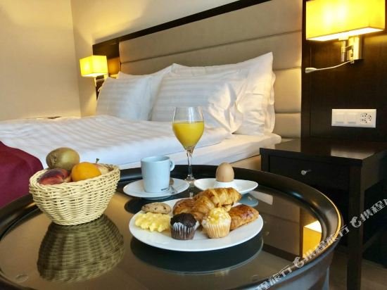 Фото Hotel La Prairie