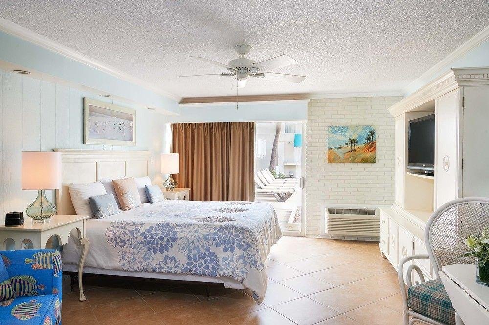 Фото The Oceanfront Litchfield Inn