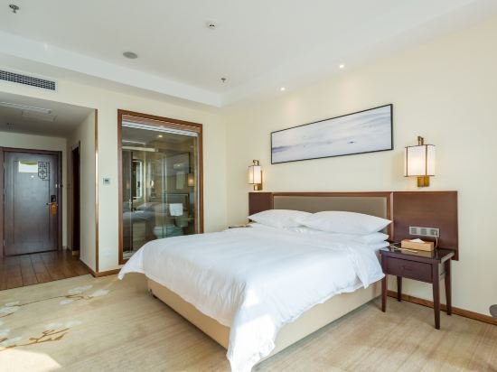 Фото Vienna Hotel Jinan Liancheng Square Branch