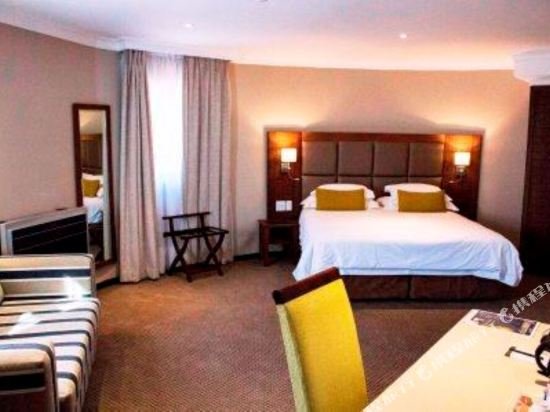 Фото Premier Resort Sani Pass