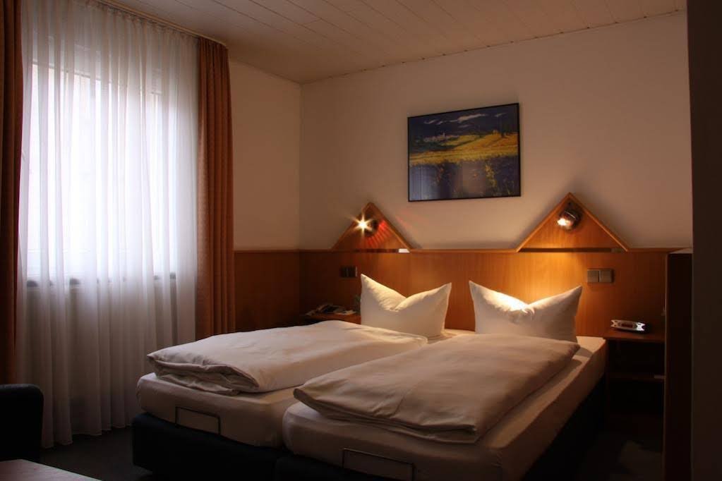 Фото Hotel zur Pfalz