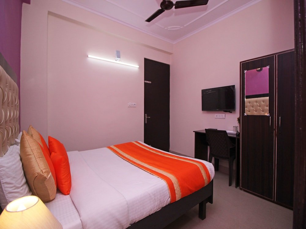Фото Oyo 9338 Hotel InTown