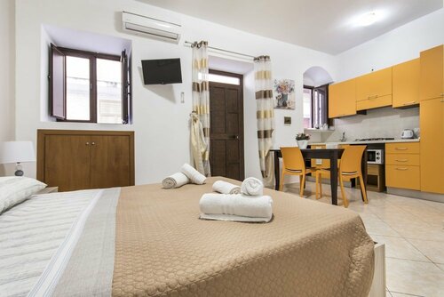 Гостиница In Centro Rooms в Кампофеличе-ди-Рочелле