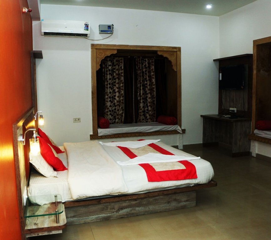 Фото Hotel Marina Mahal