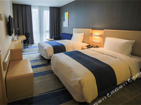 Фото Holiday Inn Express Shanghai Pujiang