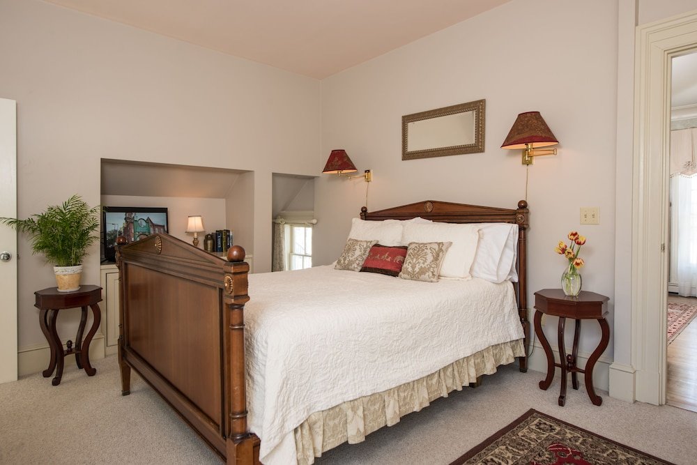 Фото Captain Farris House