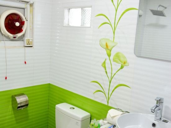 Фото Kaung Myint Hotel