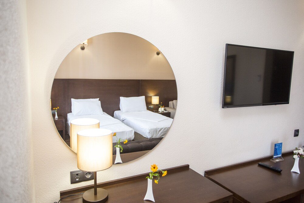 Фото Hotel Corner Inn