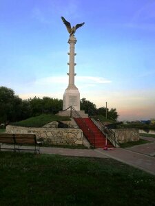 Чесменская колонна (Челябинская область, Чесменский район, село Чесма, улица Волошина), достопримечательность в Челябинской области