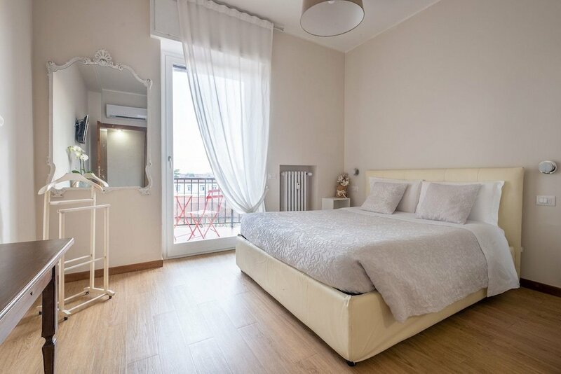 Гостиница Cute & Cozy Rooms в Бергамо