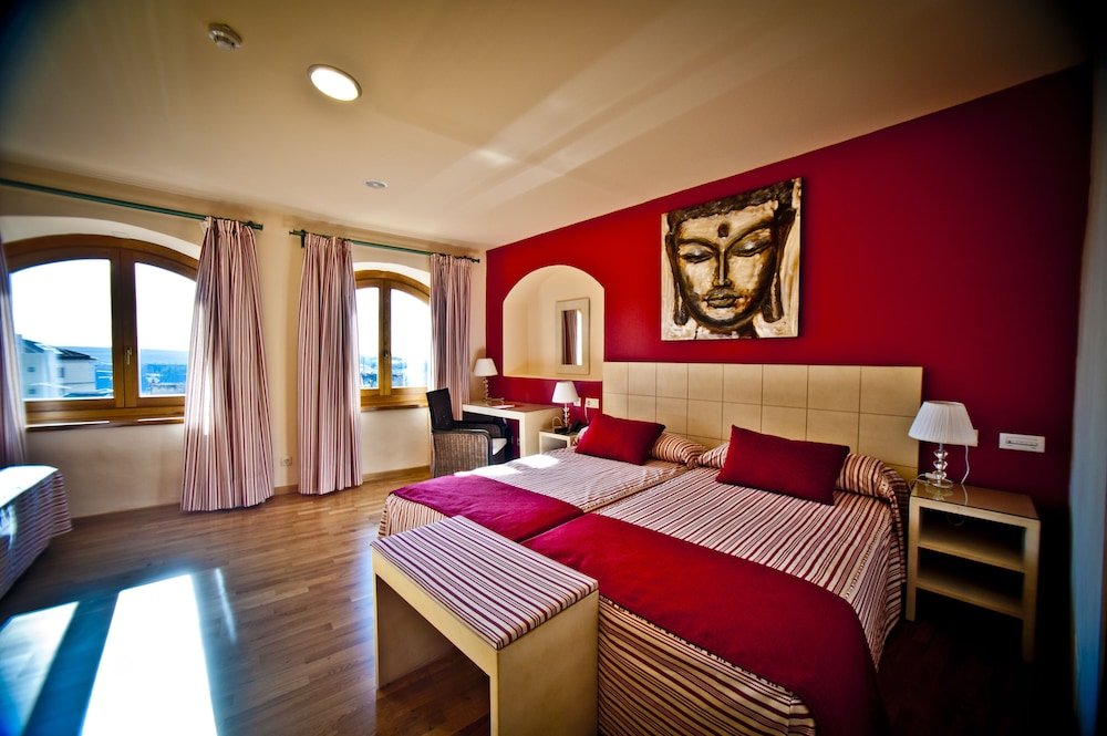 Фото Hotel Condes de Castilla