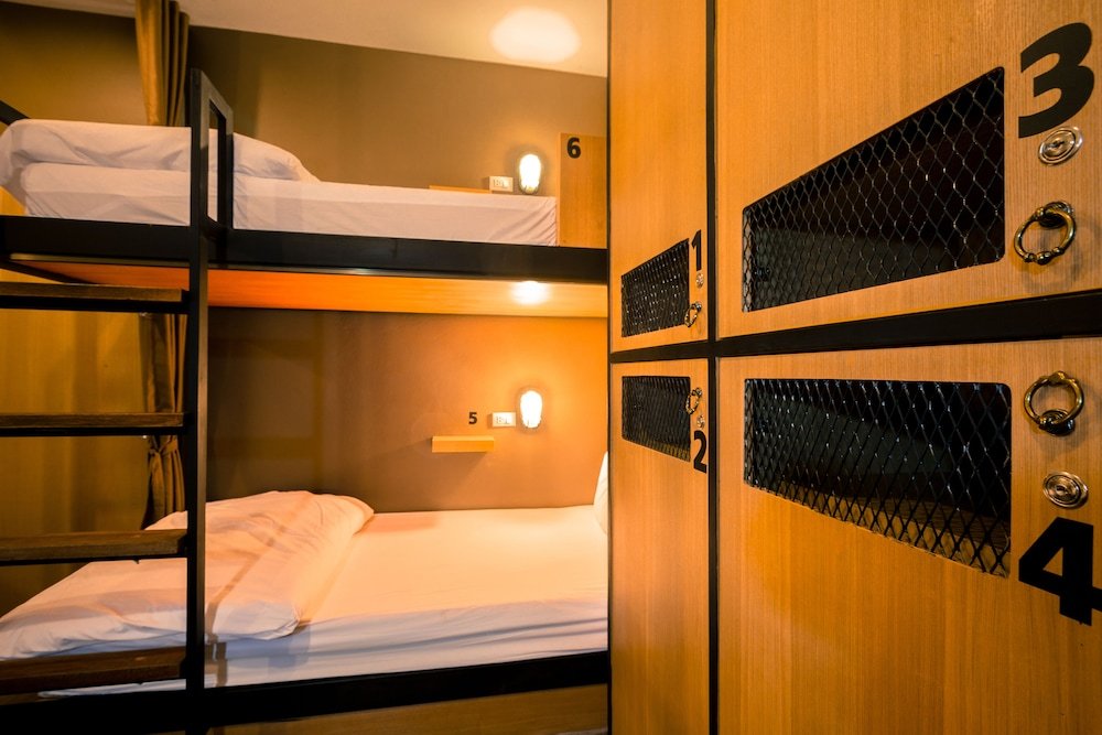 Фото Srisuksant Square